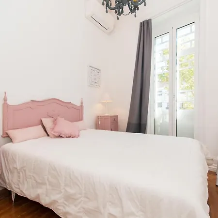 Yin House By Algartur 塔维拉